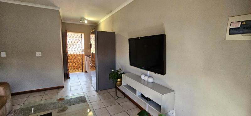 2 Bedroom Property for Sale in Lotus Gardens Gauteng