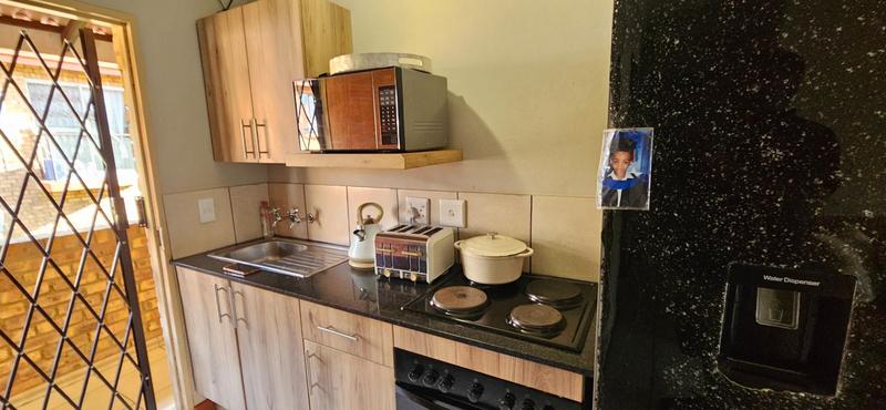 2 Bedroom Property for Sale in Lotus Gardens Gauteng