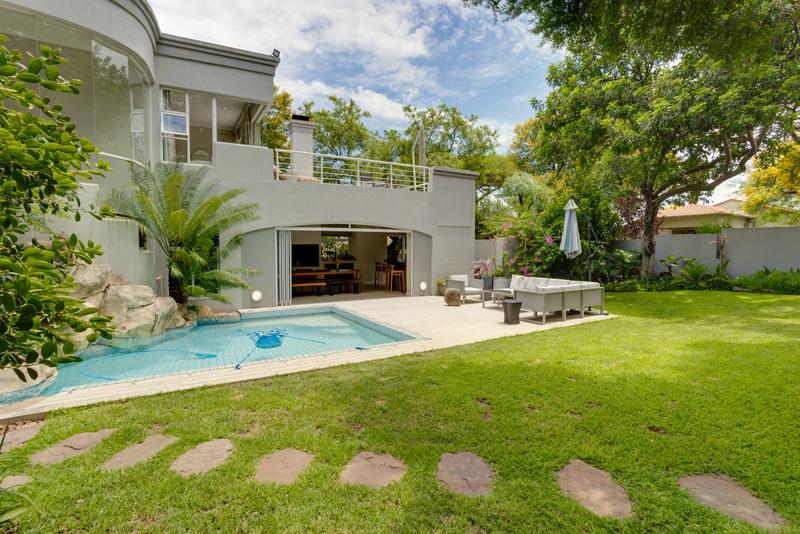 To Let 4 Bedroom Property for Rent in Dainfern Golf Estate Gauteng