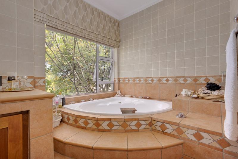 To Let 4 Bedroom Property for Rent in Dainfern Golf Estate Gauteng