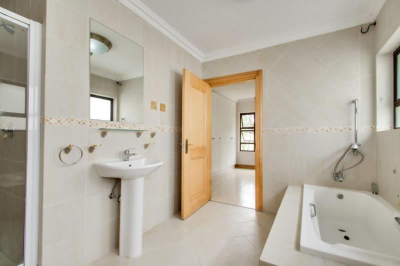 To Let 4 Bedroom Property for Rent in Dainfern Golf Estate Gauteng