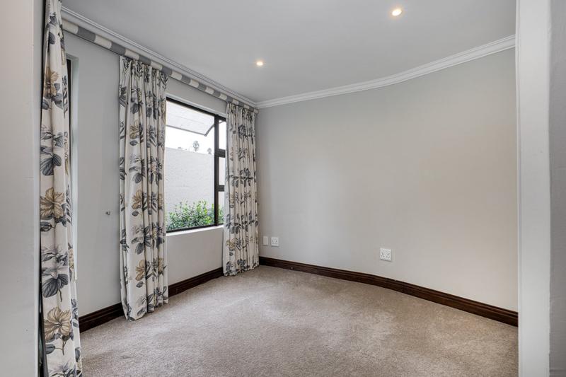 To Let 4 Bedroom Property for Rent in Dainfern Golf Estate Gauteng