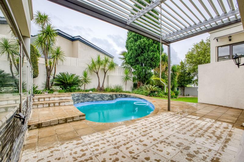 To Let 4 Bedroom Property for Rent in Dainfern Golf Estate Gauteng