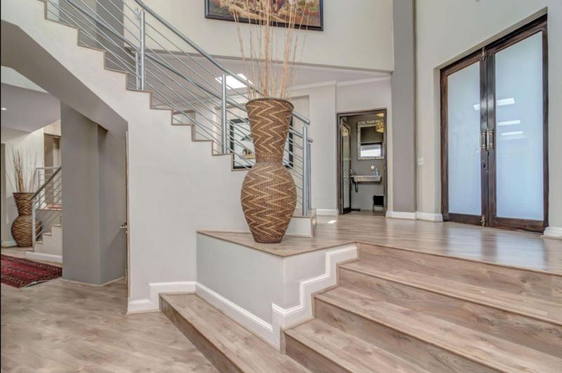 To Let 4 Bedroom Property for Rent in Dainfern Golf Estate Gauteng