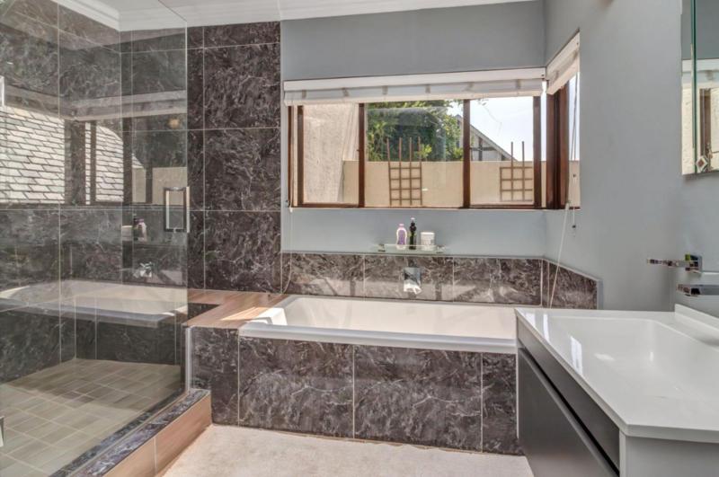 To Let 4 Bedroom Property for Rent in Dainfern Golf Estate Gauteng