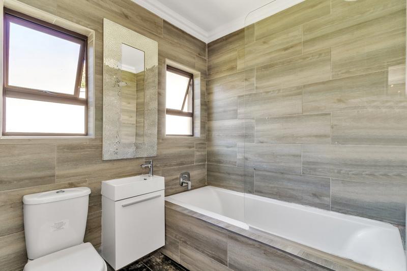 To Let 4 Bedroom Property for Rent in Dainfern Valley Gauteng