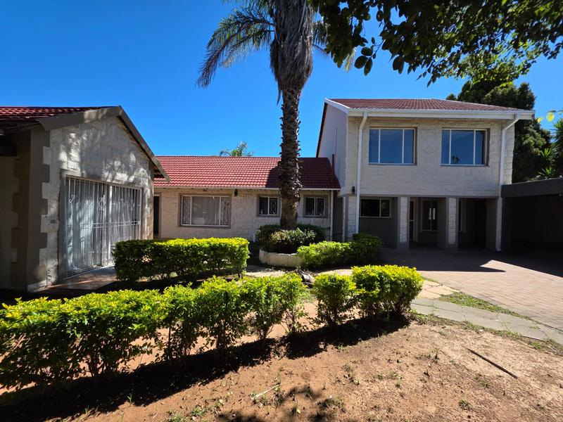 6 Bedroom Property for Sale in Glen Marais Gauteng