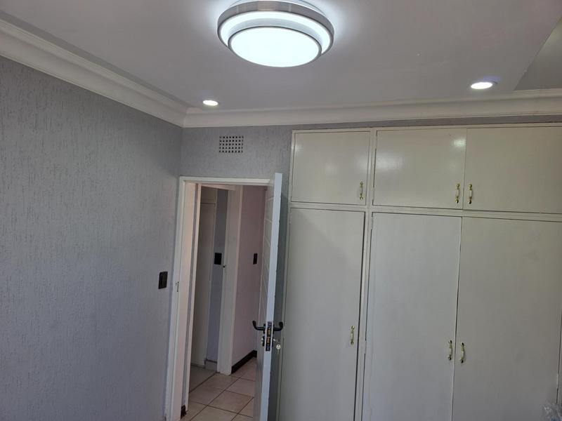 6 Bedroom Property for Sale in Glen Marais Gauteng