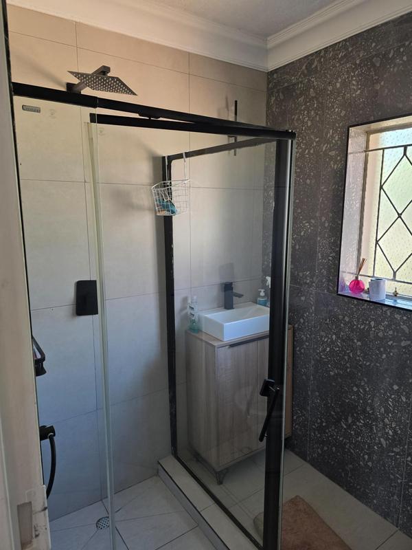 6 Bedroom Property for Sale in Glen Marais Gauteng