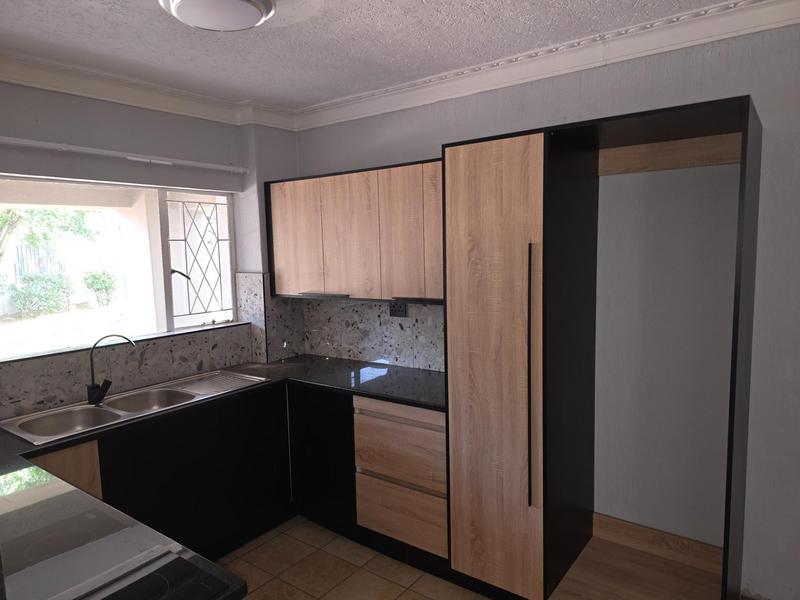 6 Bedroom Property for Sale in Glen Marais Gauteng