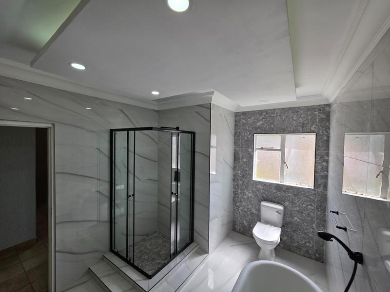 6 Bedroom Property for Sale in Glen Marais Gauteng