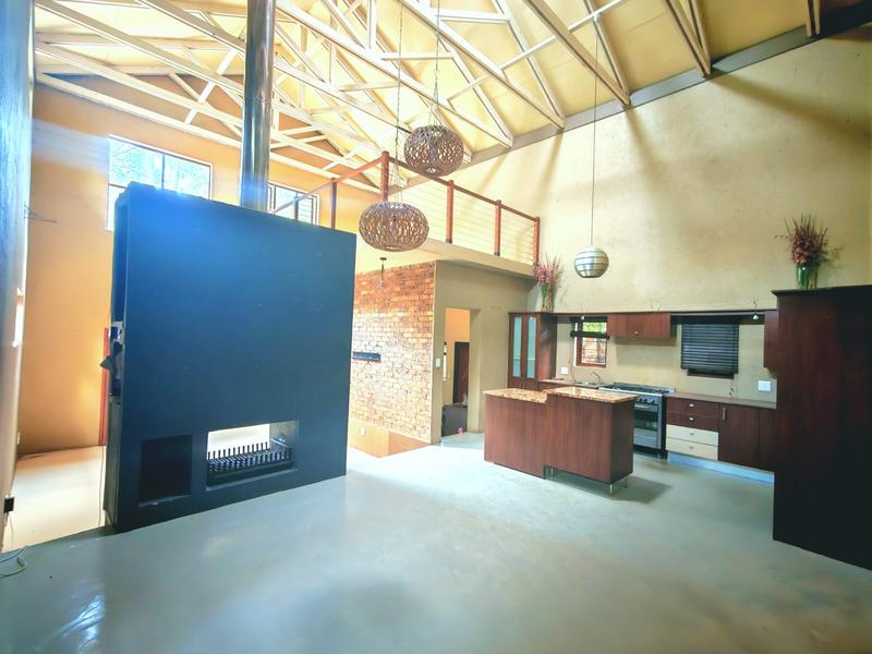 To Let 4 Bedroom Property for Rent in Lynnwood Glen Gauteng