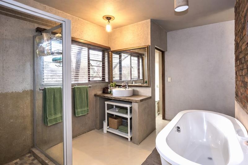 To Let 4 Bedroom Property for Rent in Lynnwood Glen Gauteng