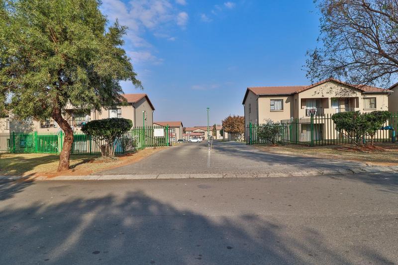 2 Bedroom Property for Sale in Albemarle Gauteng