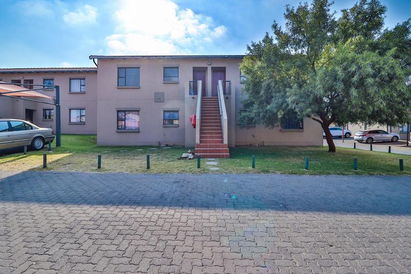 2 Bedroom Property for Sale in Albemarle Gauteng