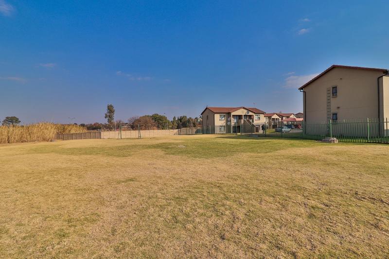 2 Bedroom Property for Sale in Albemarle Gauteng
