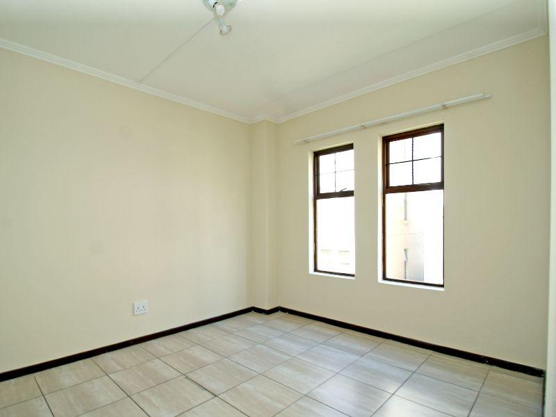 1 Bedroom Property for Sale in Kosmosdal Gauteng