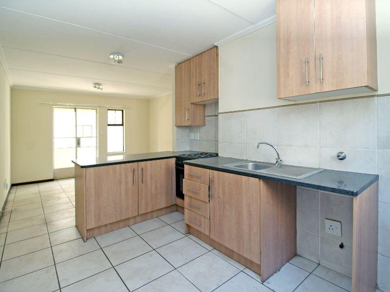 1 Bedroom Property for Sale in Kosmosdal Gauteng