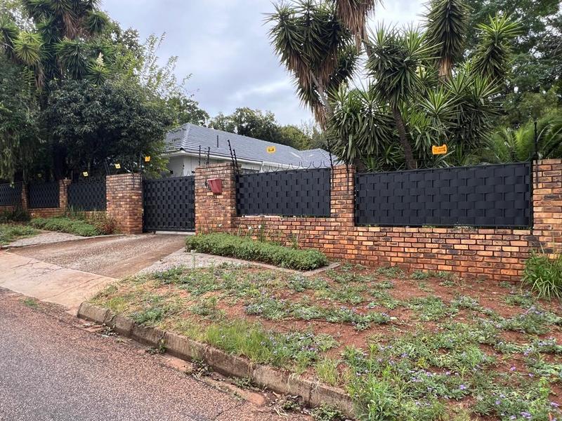 To Let 3 Bedroom Property for Rent in Eldoraigne Gauteng