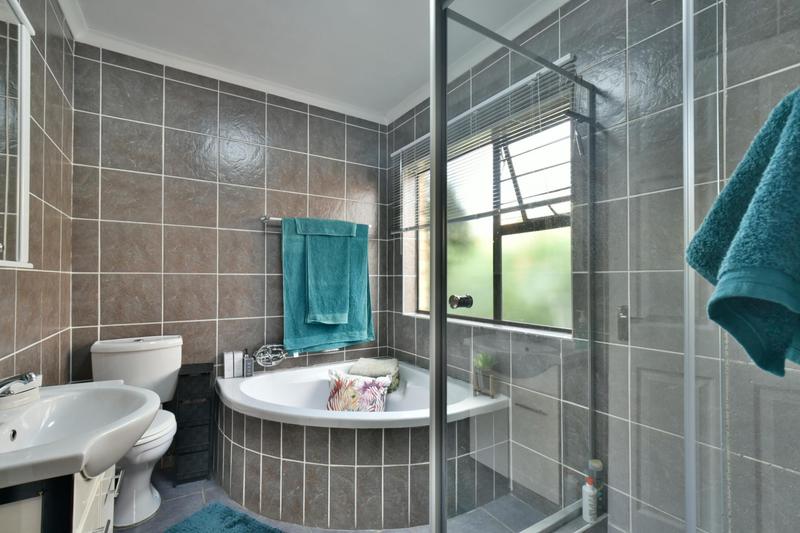 3 Bedroom Property for Sale in New Redruth Gauteng