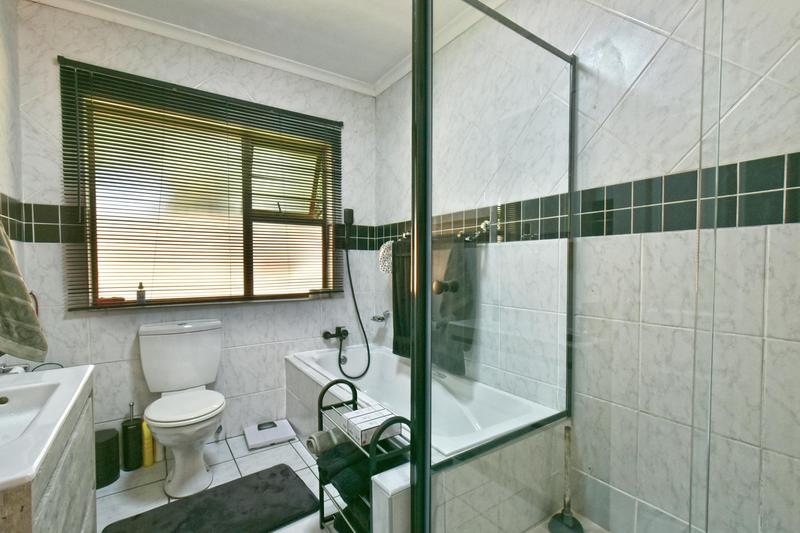 3 Bedroom Property for Sale in New Redruth Gauteng