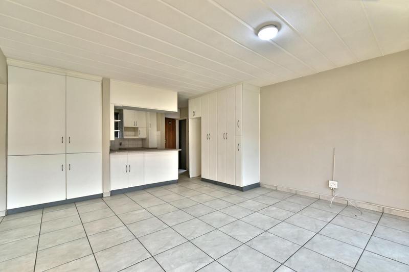 2 Bedroom Property for Sale in Verwoerdpark Gauteng