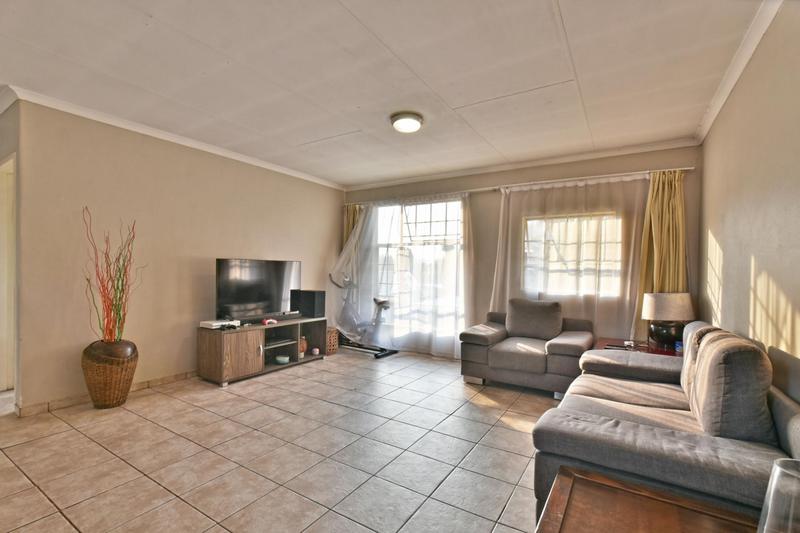 2 Bedroom Property for Sale in Verwoerdpark Gauteng