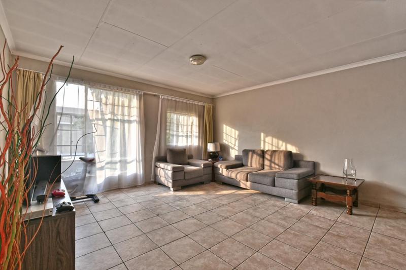 2 Bedroom Property for Sale in Verwoerdpark Gauteng