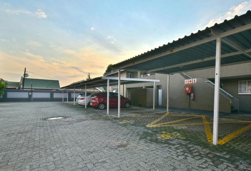 2 Bedroom Property for Sale in Verwoerdpark Gauteng