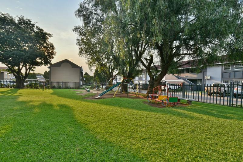 2 Bedroom Property for Sale in Verwoerdpark Gauteng