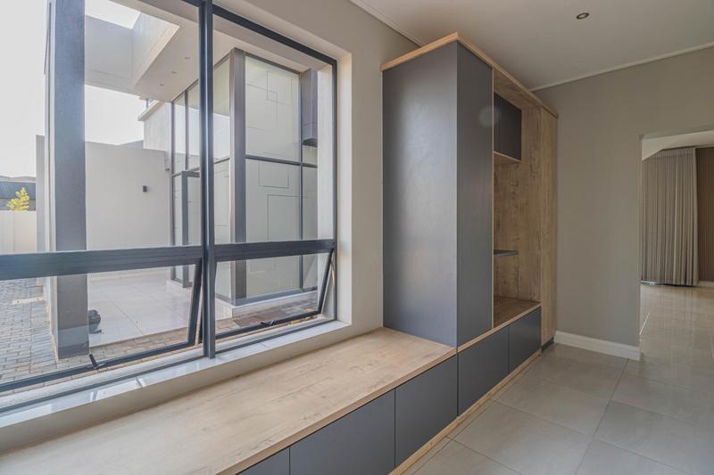 4 Bedroom Property for Sale in Midstream Heights Gauteng