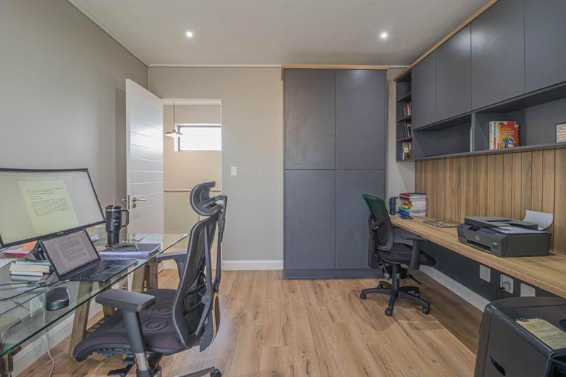 4 Bedroom Property for Sale in Midstream Heights Gauteng