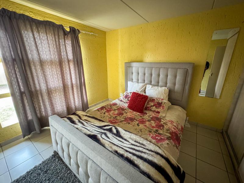 2 Bedroom Property for Sale in Mondeor Gauteng