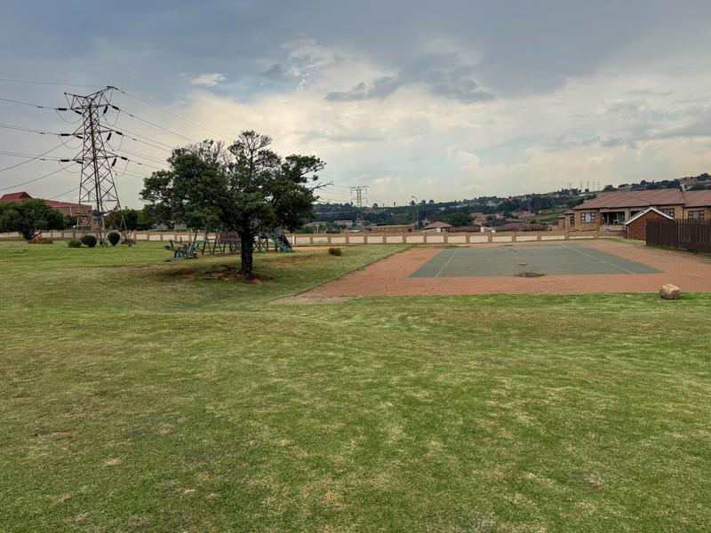 2 Bedroom Property for Sale in Mondeor Gauteng