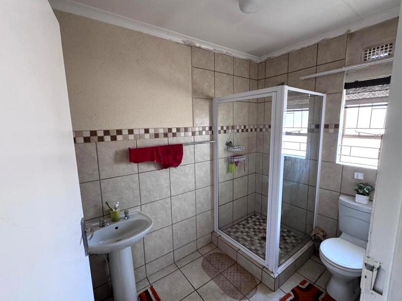 4 Bedroom Property for Sale in Albertsdal Gauteng