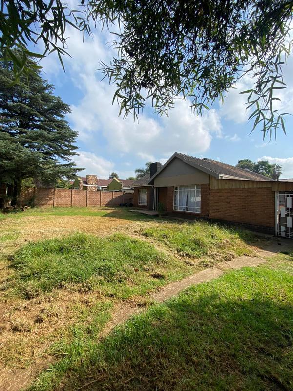 7 Bedroom Property for Sale in Selcourt Gauteng