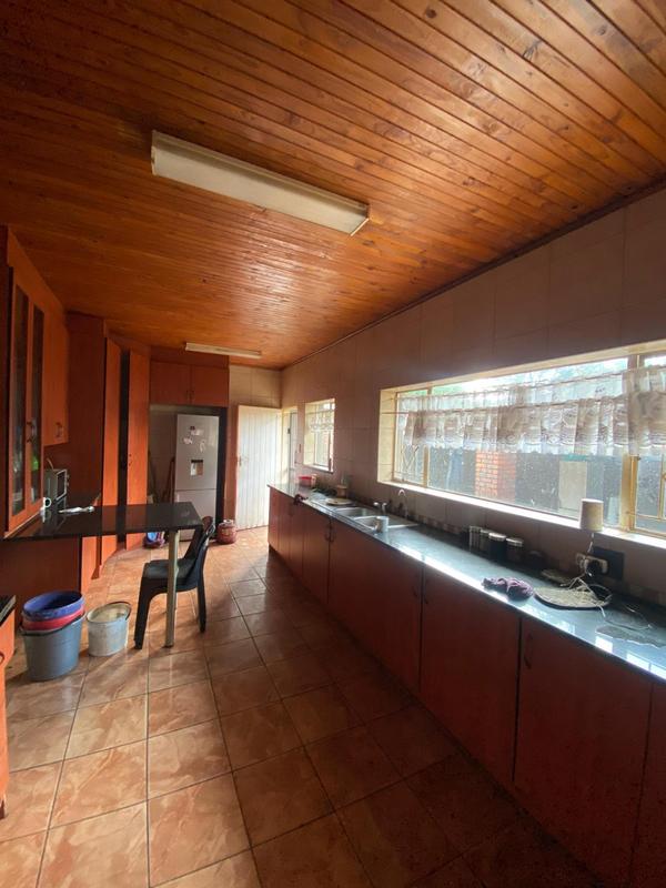 7 Bedroom Property for Sale in Selcourt Gauteng