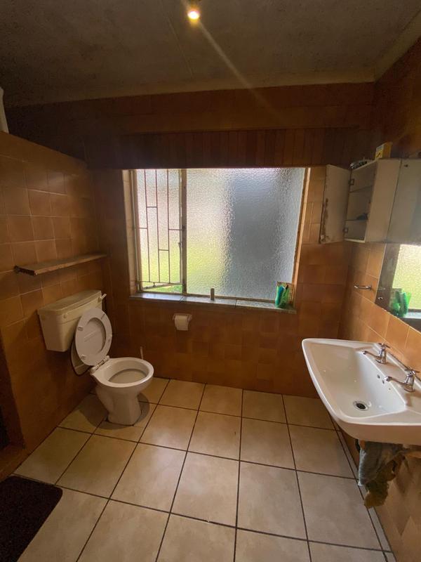 7 Bedroom Property for Sale in Selcourt Gauteng