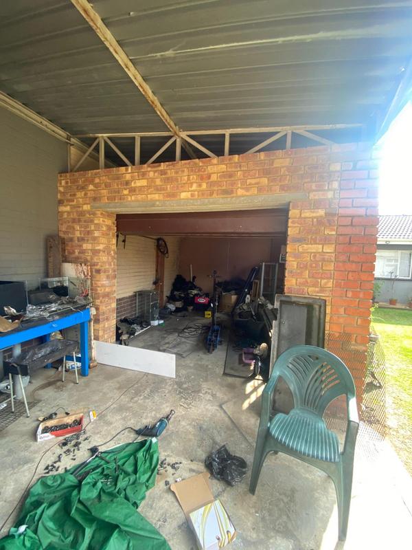 7 Bedroom Property for Sale in Selcourt Gauteng