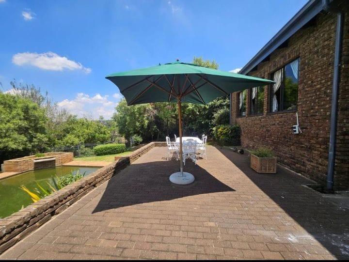 5 Bedroom Property for Sale in Mondeor Gauteng