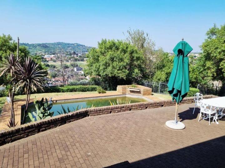 5 Bedroom Property for Sale in Mondeor Gauteng