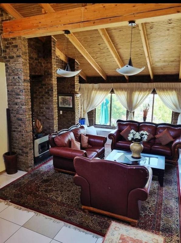 5 Bedroom Property for Sale in Mondeor Gauteng