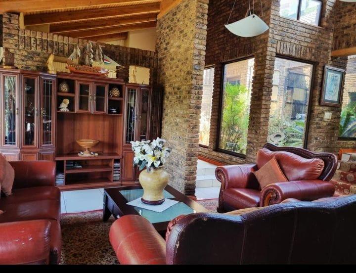 5 Bedroom Property for Sale in Mondeor Gauteng