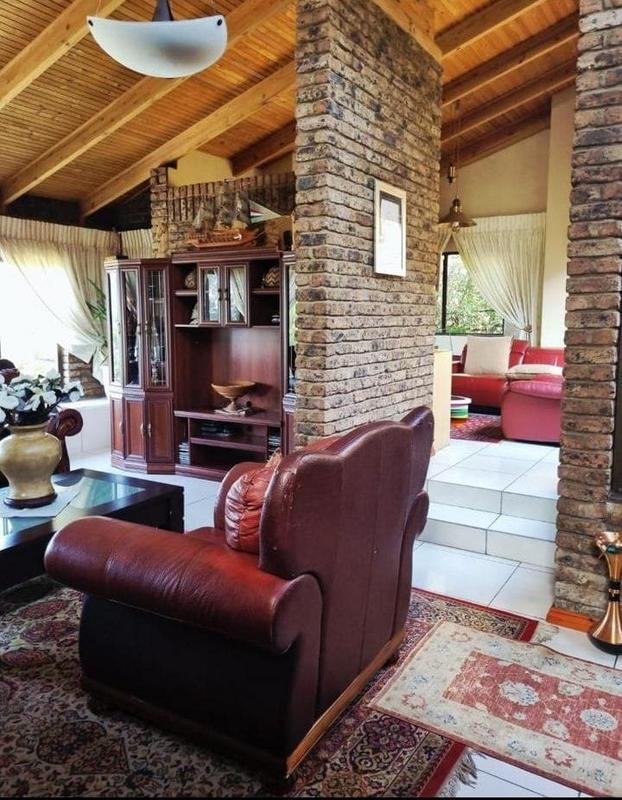 5 Bedroom Property for Sale in Mondeor Gauteng
