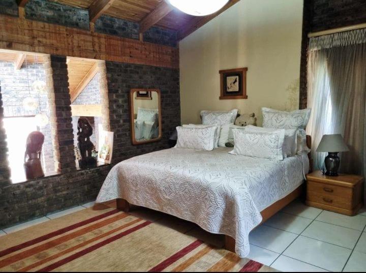 5 Bedroom Property for Sale in Mondeor Gauteng