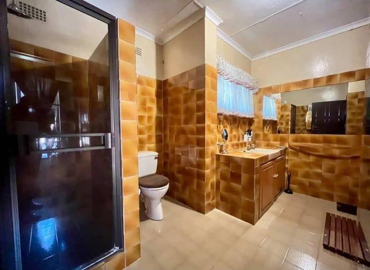 5 Bedroom Property for Sale in Mondeor Gauteng