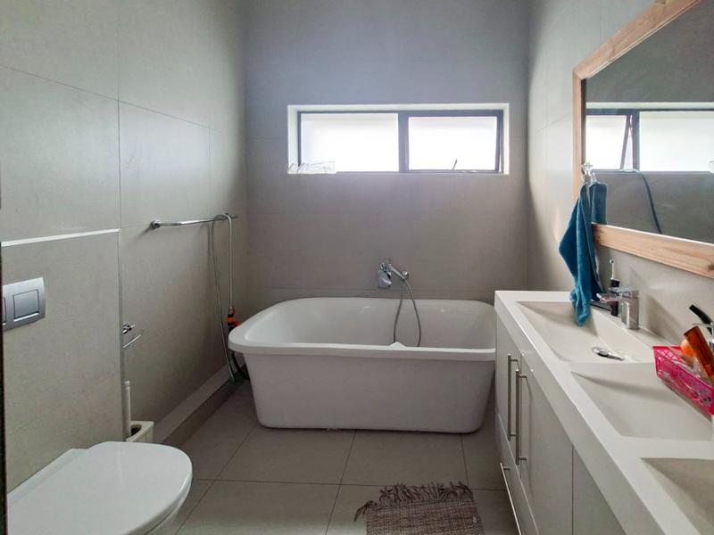 To Let 3 Bedroom Property for Rent in Midstream Estate Gauteng