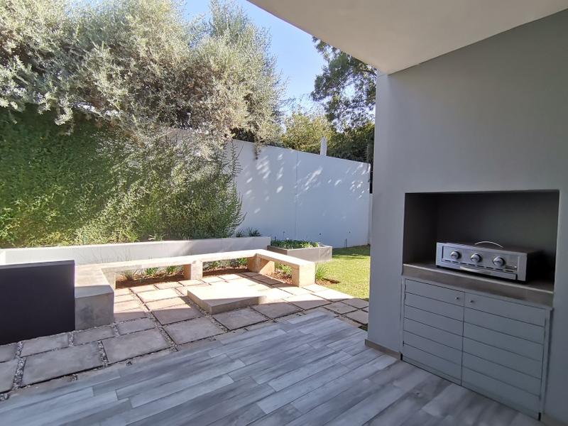 To Let 4 Bedroom Property for Rent in Morningside Gauteng