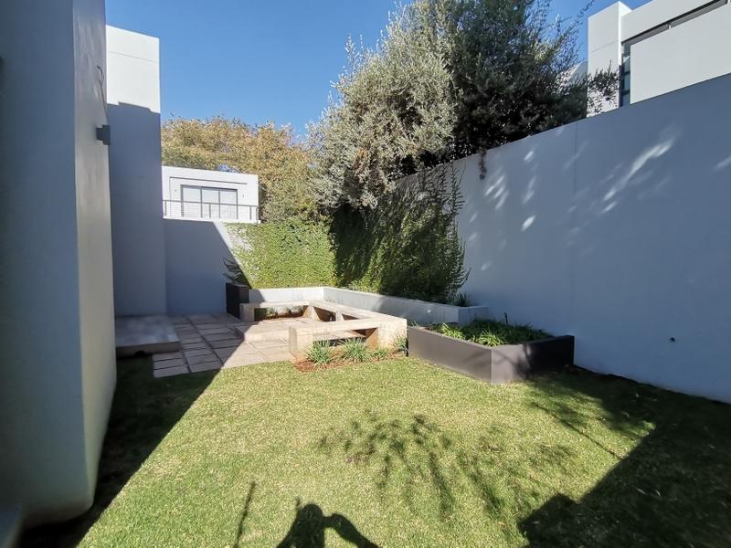 To Let 4 Bedroom Property for Rent in Morningside Gauteng