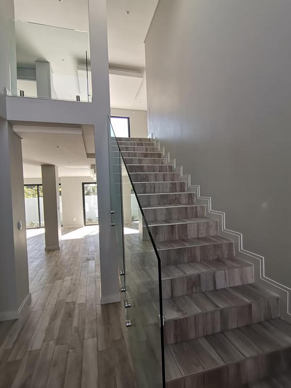 To Let 4 Bedroom Property for Rent in Morningside Gauteng